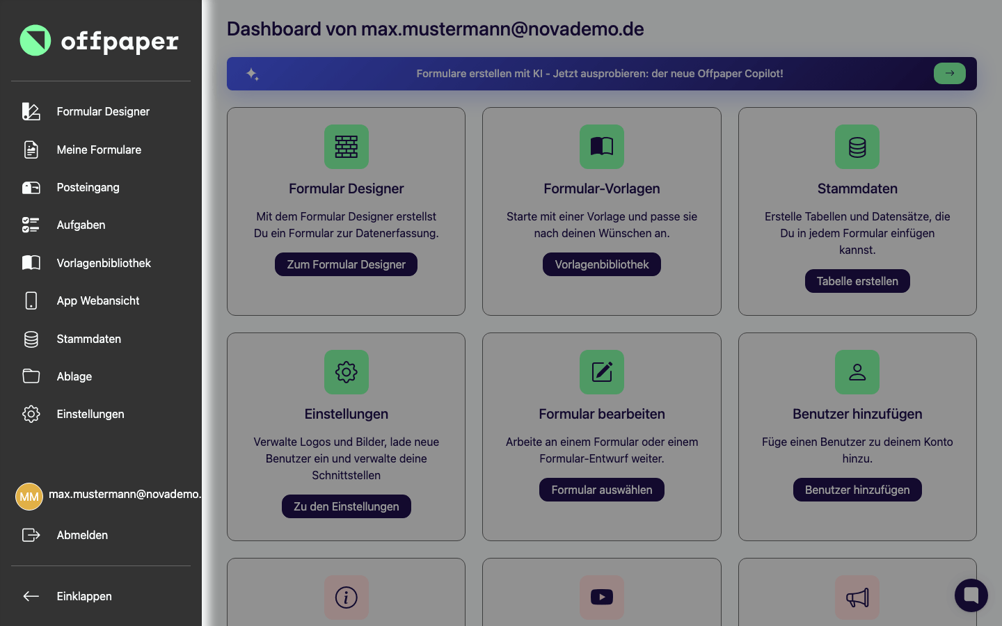 Hervorgehobene, fest ausgeklappte Seitenleiste des Formularbaukastens mit den neun Bereichen Formular Designer, Meine Formulare, Posteingang, Aufgaben, Vorlagenbibliothek, App Webansicht, Stammdaten, Ablage und Einstellungen, sowie Benutzer-Avatar, Abmelden und dem Einklappen-Pfeil unten