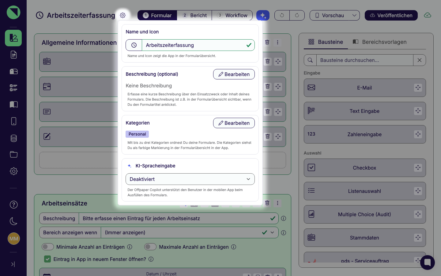 Fenster „Formulareinstellungen" mit den vier Karten Name und Icon, Beschreibung (optional), Kategorien und KI-Spracheingabe, mit der Kategorie Personal, ohne Beschreibung und mit der KI-Spracheingabe auf Deaktiviert; das Zahnrad neben dem Formularnamen ist mit hervorgehoben