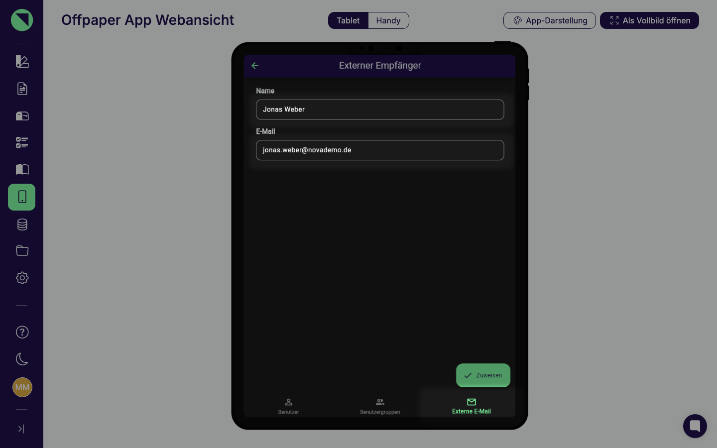 Empfängerwahl in der App-Webansicht mit geöffnetem Reiter „Externe E-Mail" und der Überschrift „Externer Empfänger": die Felder Name und E-Mail sind mit Jonas Weber und jonas.weber@novademo.de gefüllt, unten rechts der aktive Button „Zuweisen"