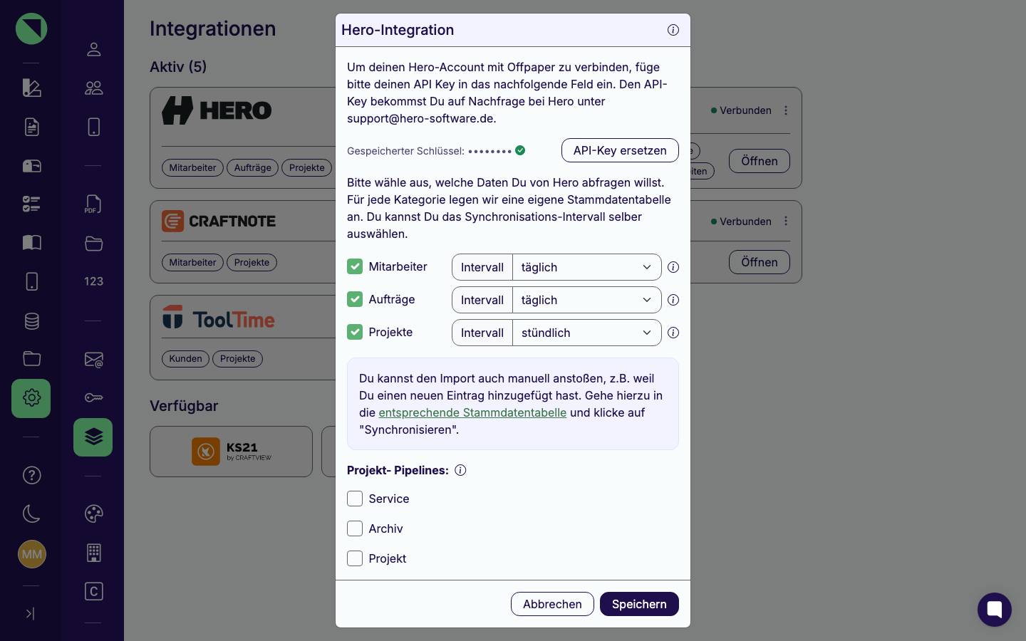 Verbindungs-Modal der Hero-Integration mit der maskierten Zeile Gespeicherter Schlüssel, dem Button API-Key ersetzen, den Sync-Kategorien Mitarbeiter, Aufträge und Projekte samt Intervallen sowie der Pipeline-Auswahl