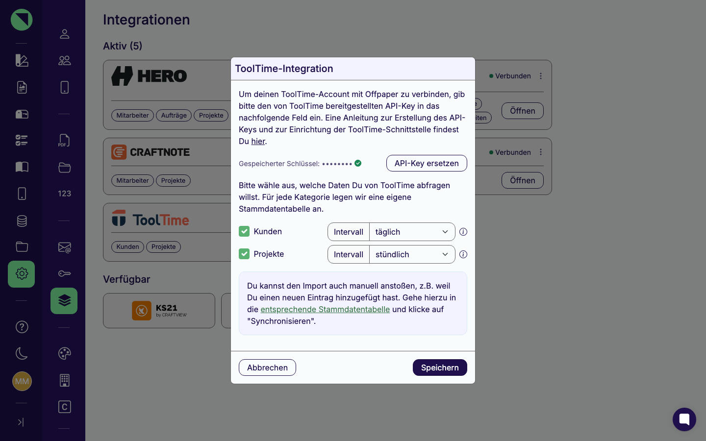 Verbindungs-Modal der ToolTime-Integration mit der maskierten Zeile Gespeicherter Schlüssel, dem Button API-Key ersetzen und den Sync-Kategorien Kunden und Projekte samt Intervallen