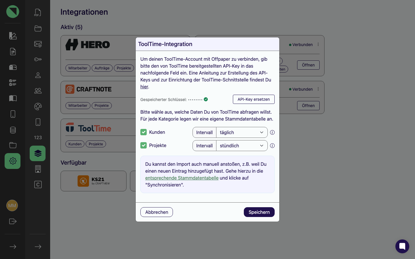 Verbindungs-Modal der ToolTime-Integration mit der maskierten Zeile Gespeicherter Schlüssel, dem Button API-Key ersetzen und den Sync-Kategorien Kunden und Projekte samt Intervallen