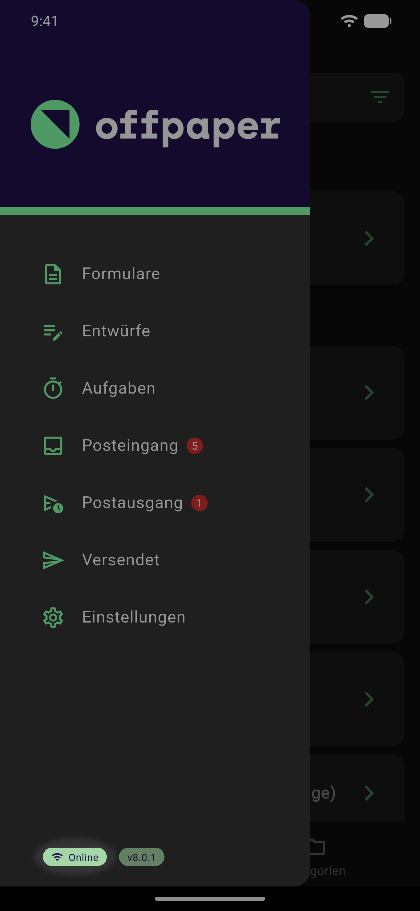Geöffnetes Hauptmenü mit hervorgehobener grüner Online-Anzeige unten links neben der Versionsnummer