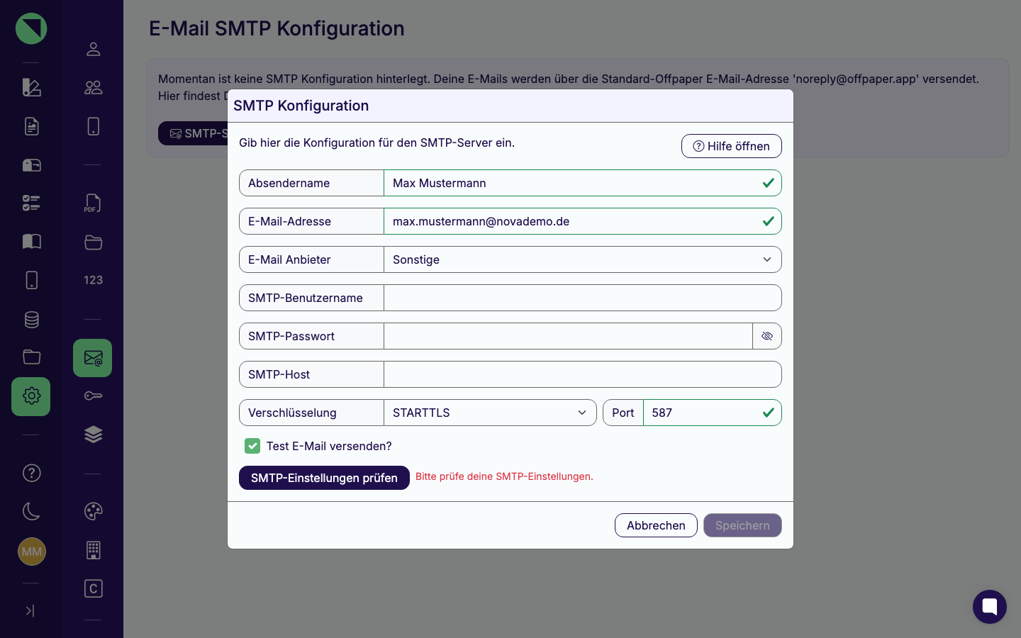 Modal „SMTP Konfiguration" mit ausgefülltem Absendername und ausgefüllter E-Mail-Adresse, dem Anbieter „Sonstige" in der Auswahlliste und den noch leeren Feldern SMTP-Benutzername, SMTP-Passwort und SMTP-Host