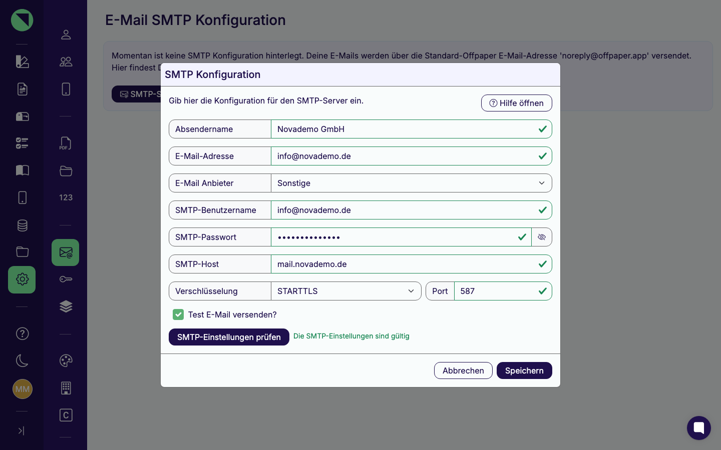 Modal „SMTP Konfiguration" mit vollständig ausgefüllten Feldern und der grünen Erfolgsmeldung „Die SMTP-Einstellungen sind gültig" neben dem Button „SMTP-Einstellungen prüfen", darunter die aktivierte Checkbox „Test E-Mail versenden?"