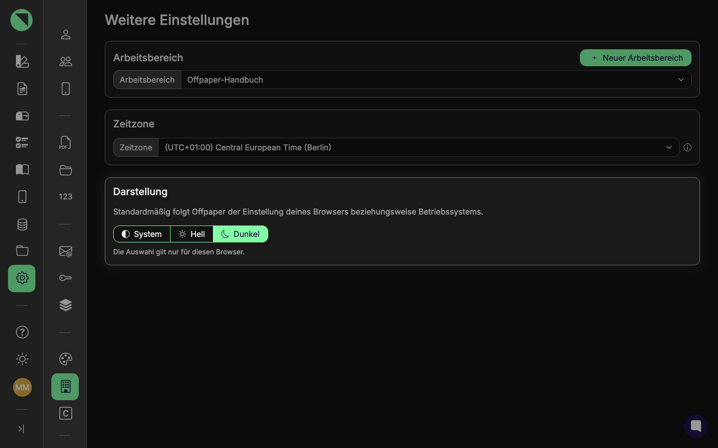 Formularbaukasten im dunklen Design mit Midnight-blauer Seitenleiste, dunklem Navy-Hintergrund und Offmint-Akzenten, geöffnet auf der Seite Weitere Einstellungen mit der Karte Darstellung und dem ausgewählten Button Dunkel