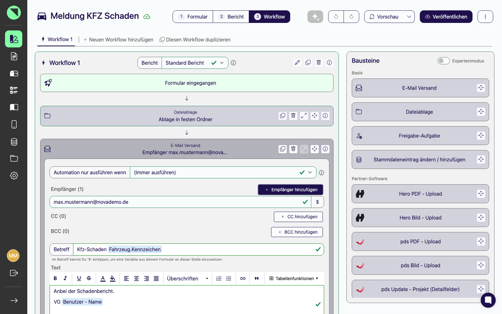 Workflow mit mehreren Bausteinen in der Kette, darunter ein aufgeklappter E-Mail-Versand-Baustein mit Empfänger-, Betreff- und Text-Feldern samt eingefügten Variablen