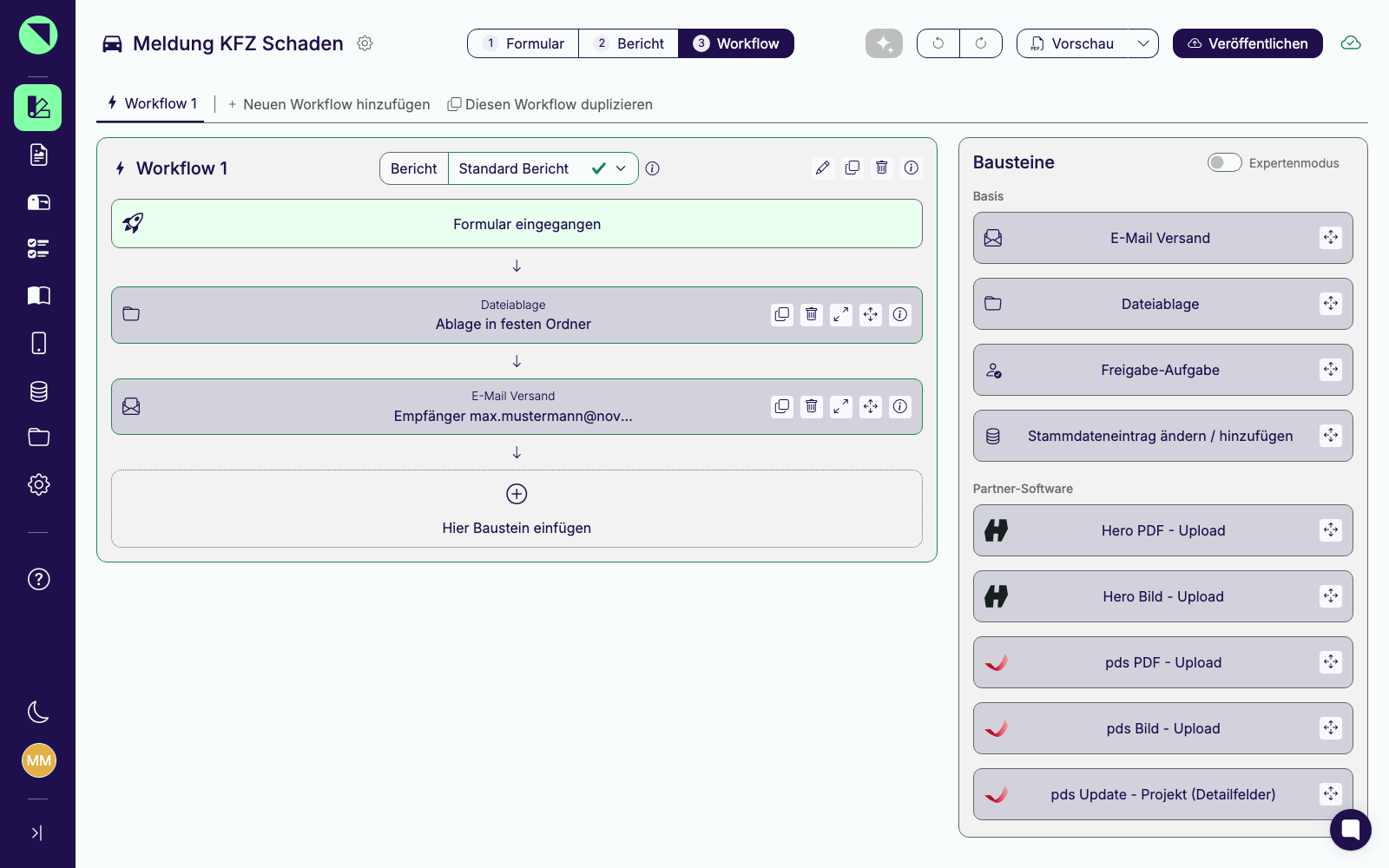 Workflow-Reiter des Formulars „Meldung KFZ Schaden" mit einem Workflow aus den Bausteinen „Dateiablage" und „E-Mail Versand", der Dropzone „Hier Baustein einfügen" und der Bausteine-Palette rechts